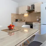 Апартаменты With Sea View 10