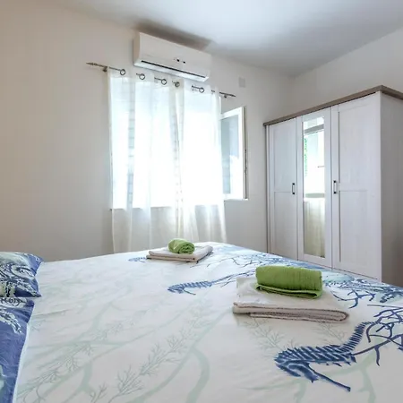 With Sea View 10 Апартаменты *