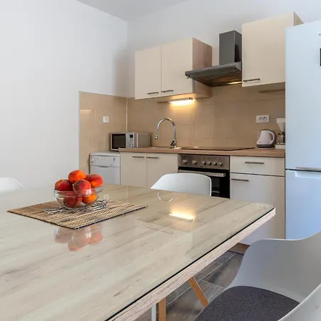 Apartment With Sea View 10